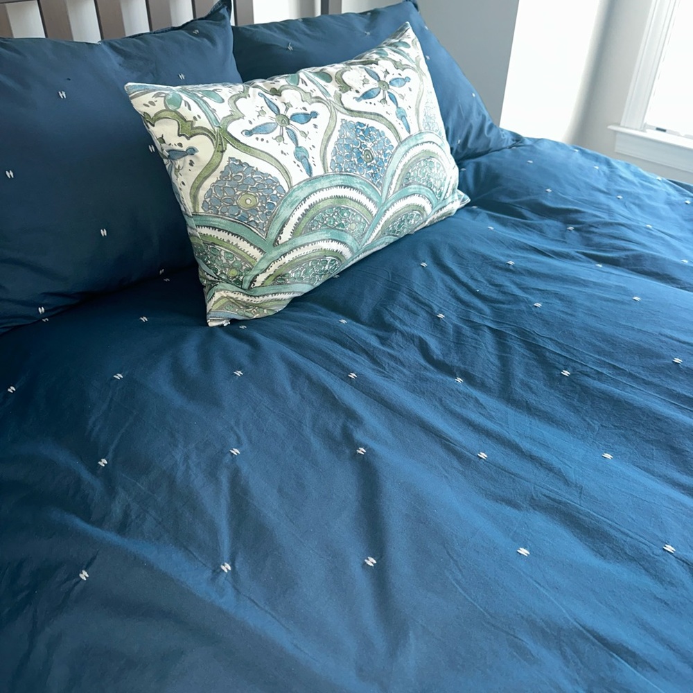 West Elm Full Comforter and Shams - Picture 3 of 3